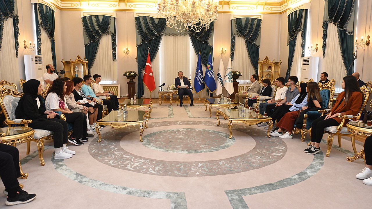 BUSMEK’le üniversite hayalleri gerçek oldu