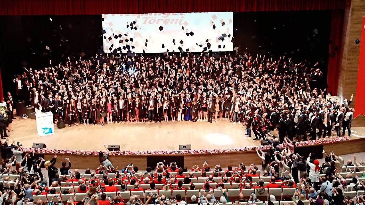 GTÜ’de 2021-2022 Mezuniyet Töreni Düzenlendi