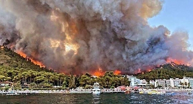Marmaris'teki orman yangınına müdahale etmeye giderken düşen helikopter sonucu 1 kişi hayatını kaybetti.