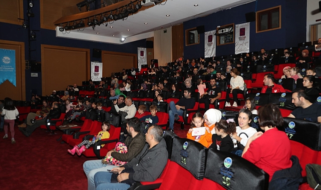 Minikler tiyatro etkinliğinde buluştu