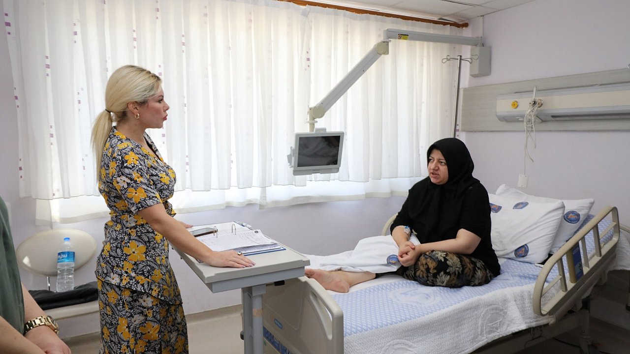 Rektör Özkan, Havva Erdem’i ve bebeğini ziyaret etti