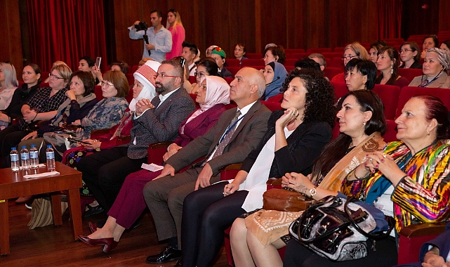 Türk Dünyası'nda kadın ve moda
