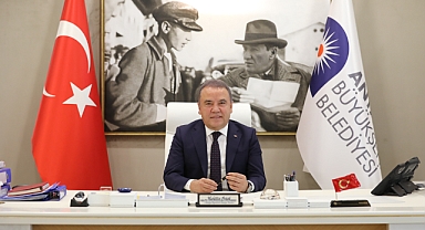 Başkan Muhittin Böcek'ten Yeni Yıl Mesajı