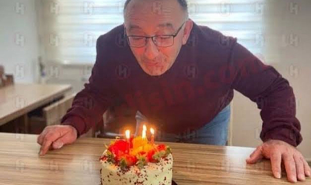 Aynı gün emekliliğini ve doğum gününü kutladı kalbine yenik düştü