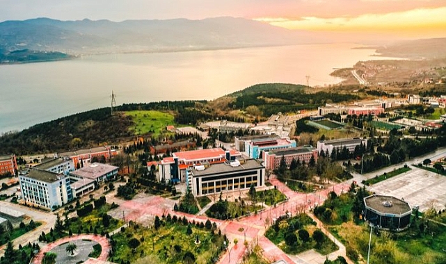 SAÜ Sosyal Medyada En İyiler Arasında
