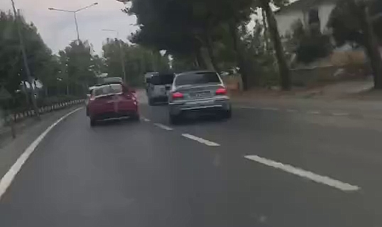 Adapazarında Makas Atan Sürücüye 37 211 Tl Ceza Kesildi