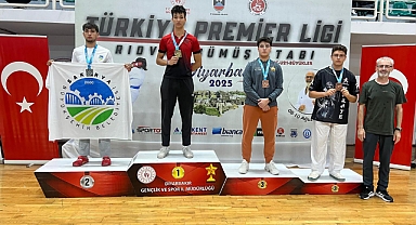 Sakarya Büyükşehir’in başarılı sporcuları Diyarbakır’da kürsüye çıktı
