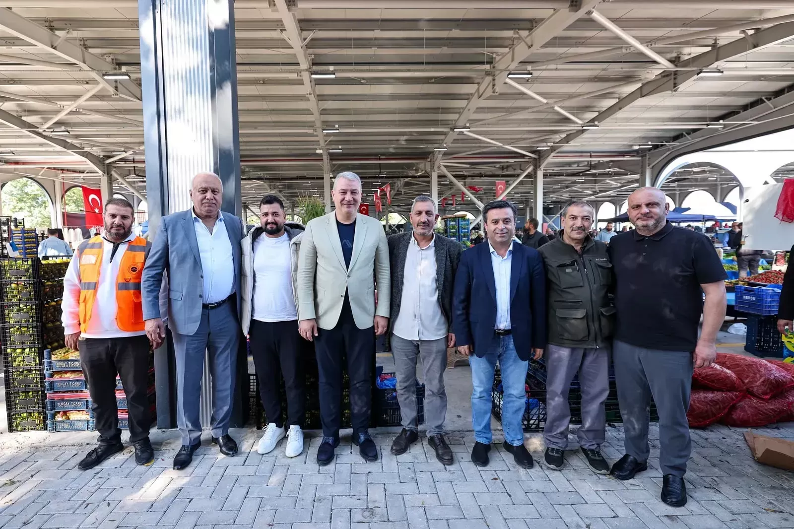 Osman Çelik, Pazarcı Esnafının Davetini Kırmadı, Kahvaltı Sofrasına Konuk Oldu