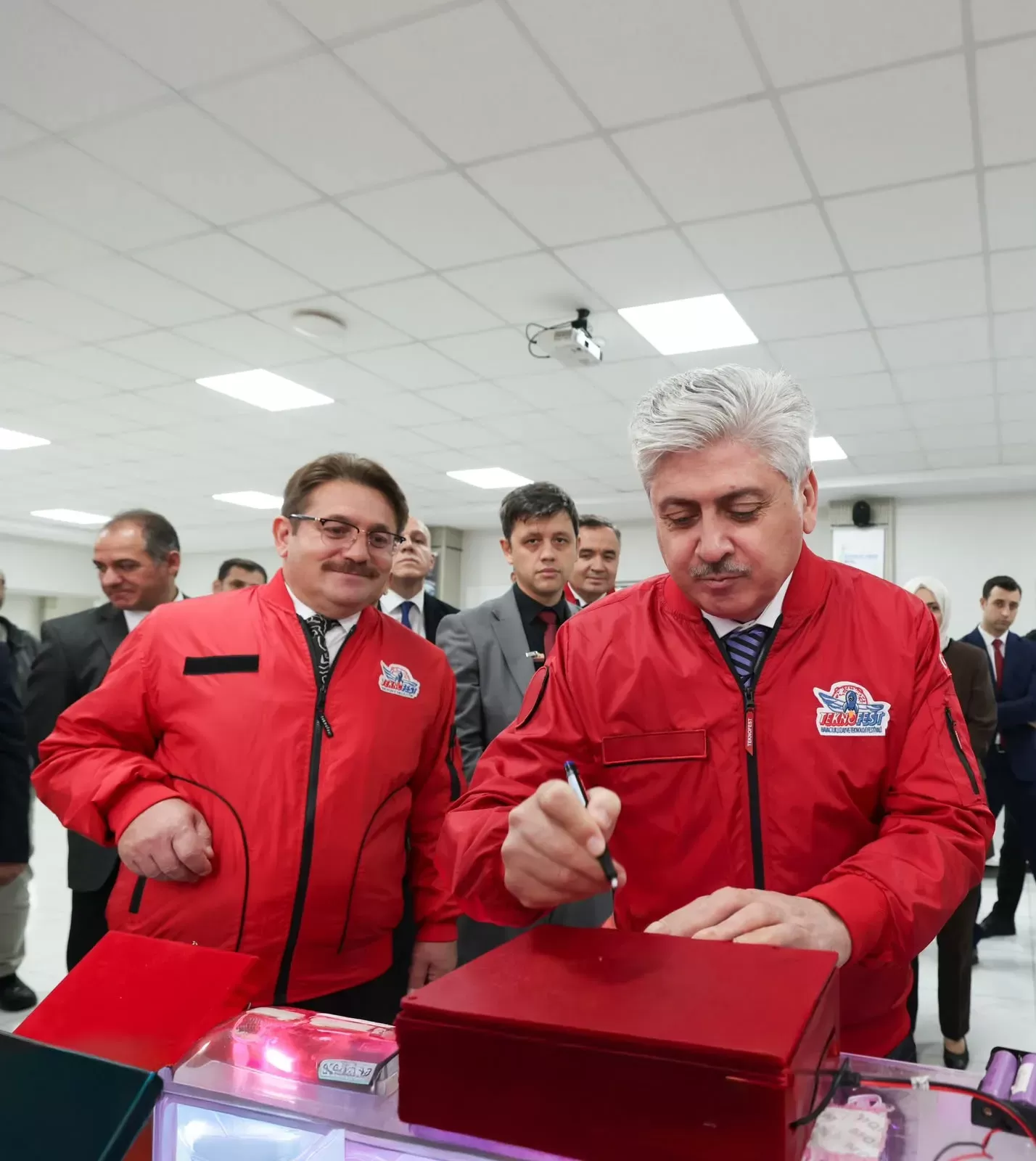 Vali Doğan, TEKNOFEST’te Sakarya’ya Gurur Yaşatan Öğrencilerle Buluştu