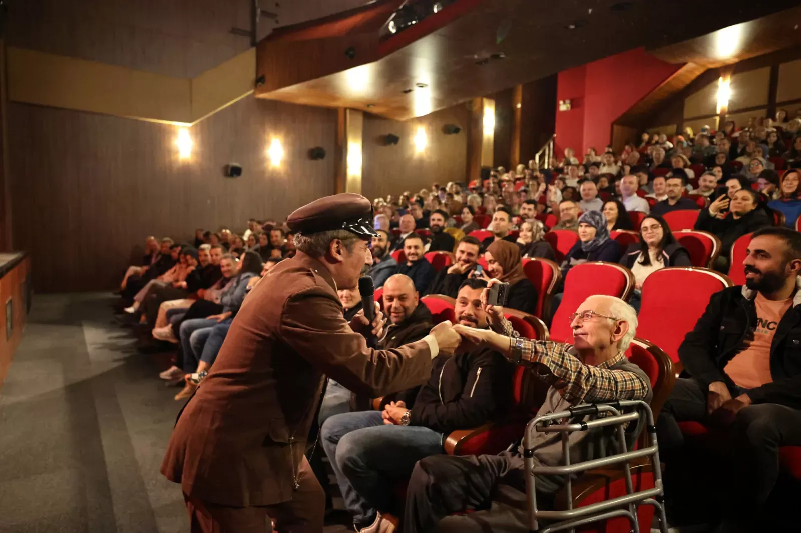 AKM’de “Gülümseten Hatıralar” ile nostalji dolu akşam